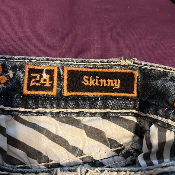 Rock Revival Light Wash Skinny Jeans - Picture 4 of 5